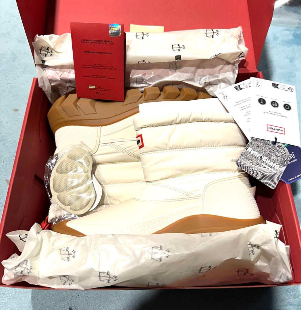 超人気 新品HUNTER スノーブーツ ショート (24cm) クリーム色 防寒