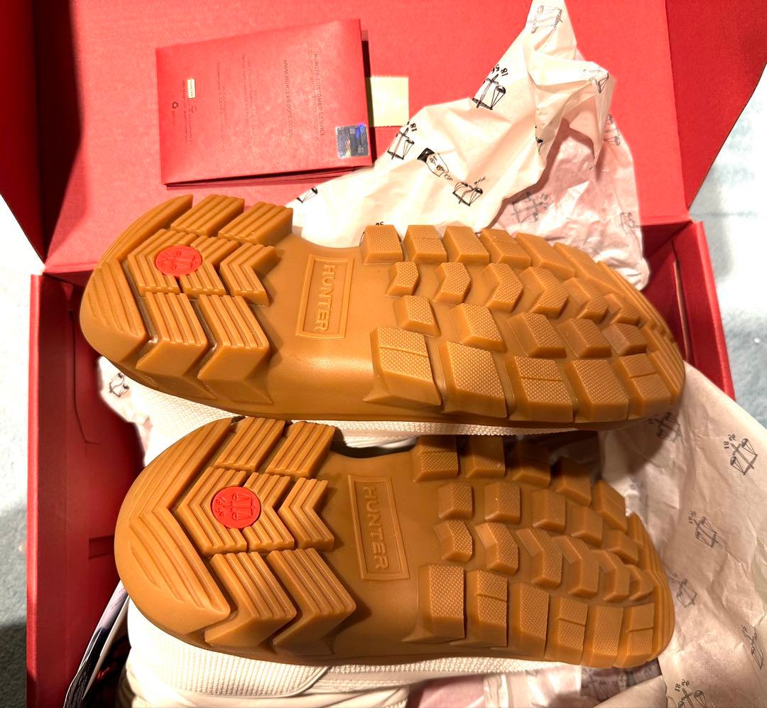 超人気 新品HUNTER スノーブーツ ショート (24cm) クリーム色 防寒