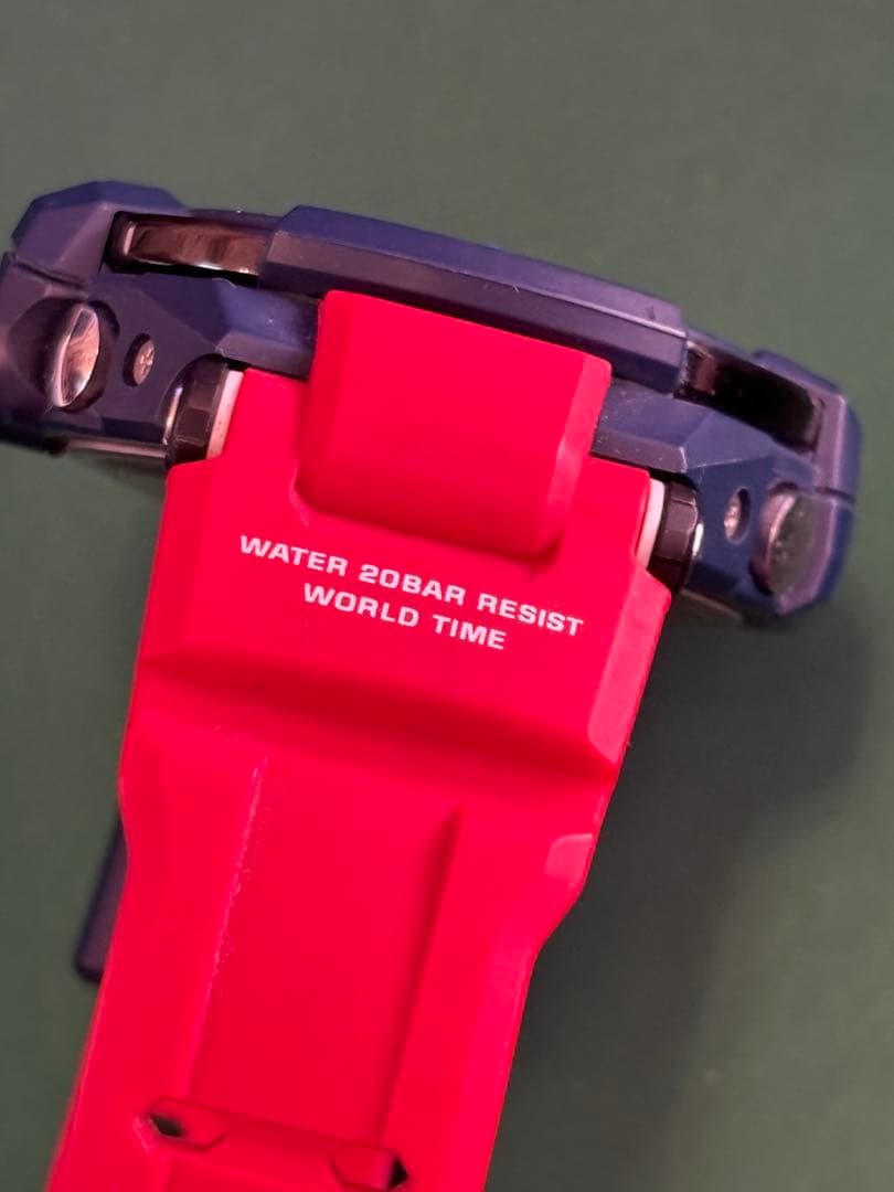 美品G-SHOCKグラビティマスターGA-1100ネイビー×レッド稼働品