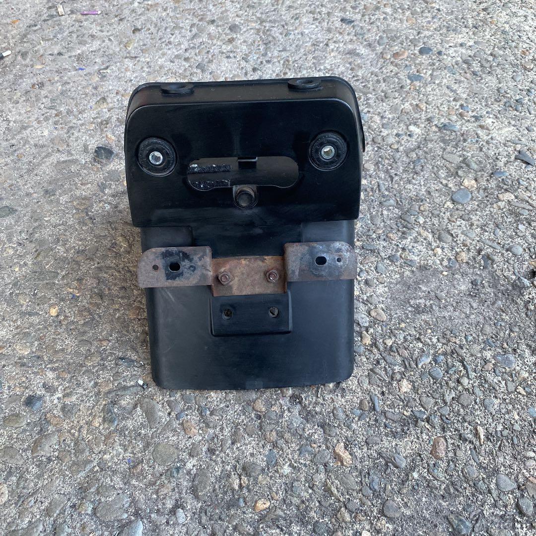 希少 当時物 絶版車ゼファー400純正リアフェンダー - メルカリ