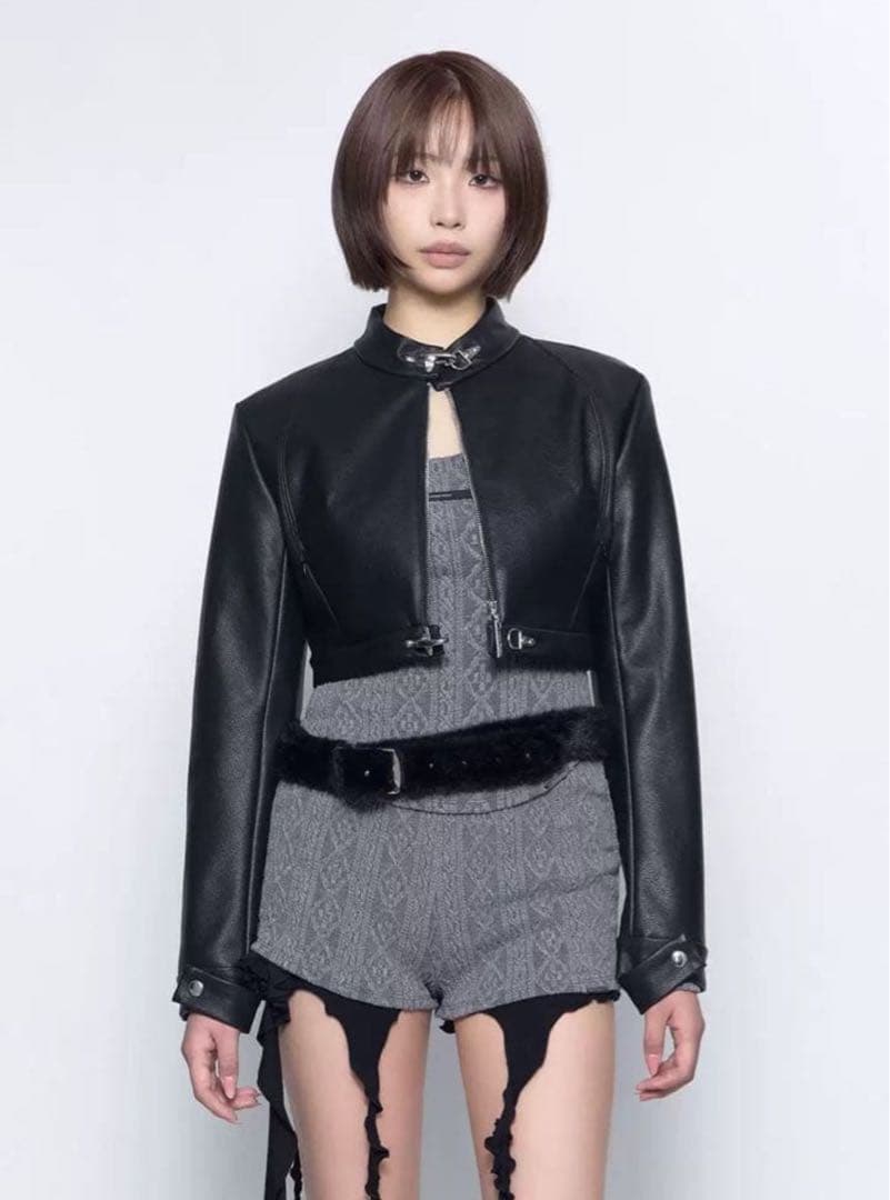 theredthread S urban leather cropped - メルカリ