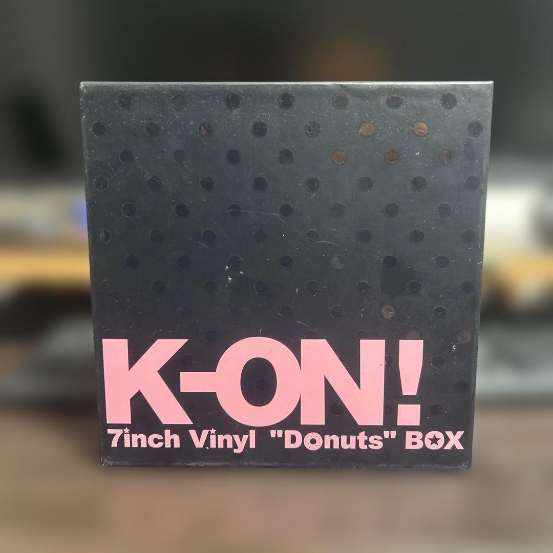 邦楽 K-ON! 7inch Vinyl \"Donuts\" BOX