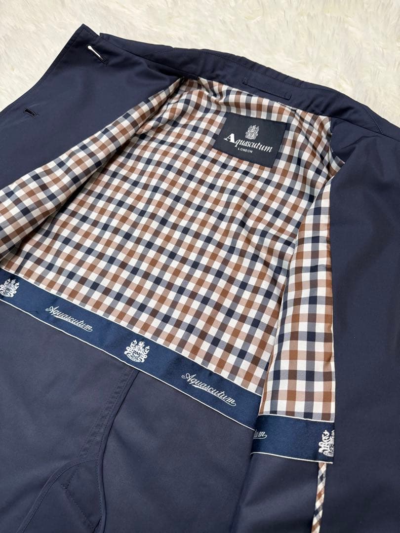 美品　アクアスキュータム　ステンカラーコート　ネイビー　チェック