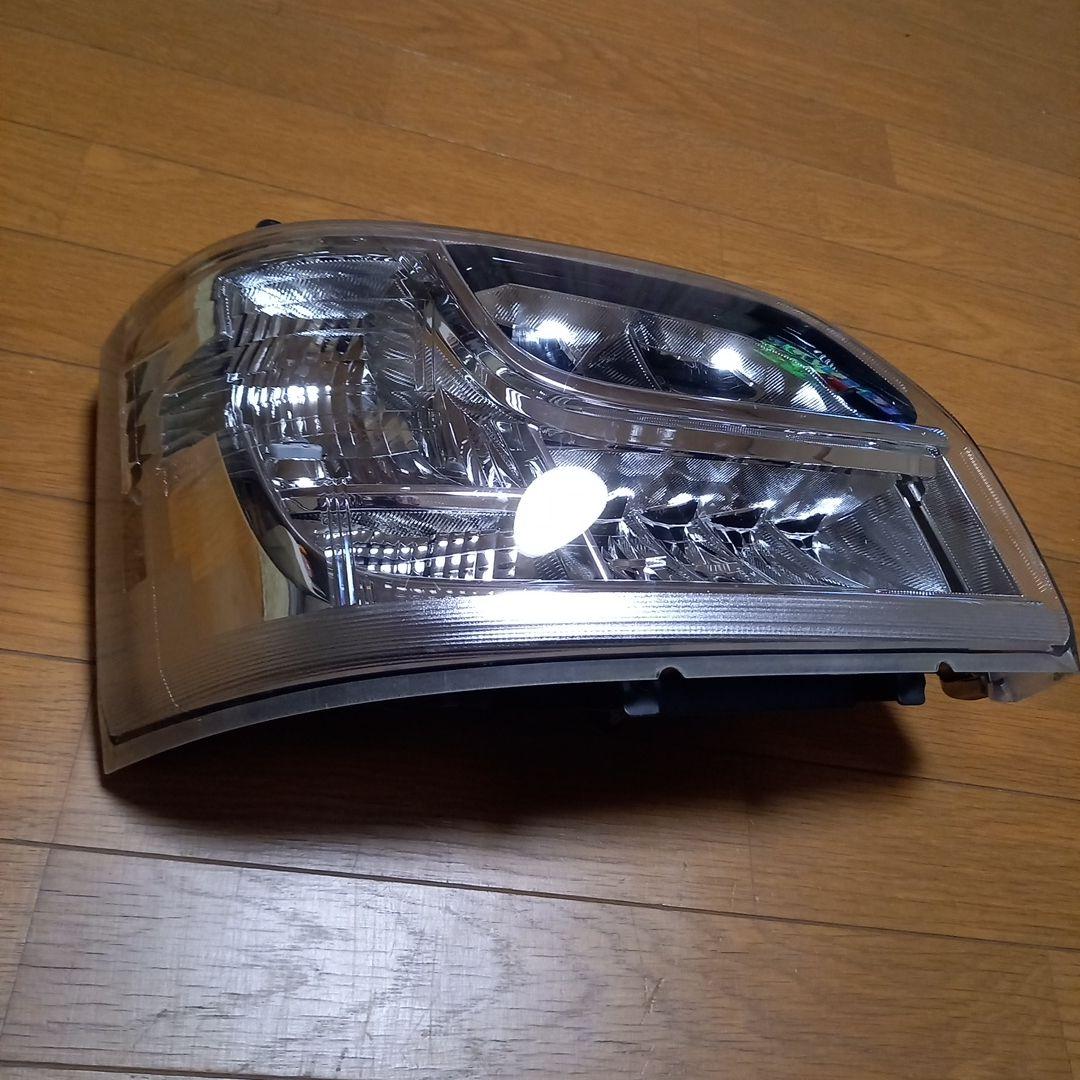 ダイハツハイゼットトラック700系右側ヘッドライトユニットスタンレー