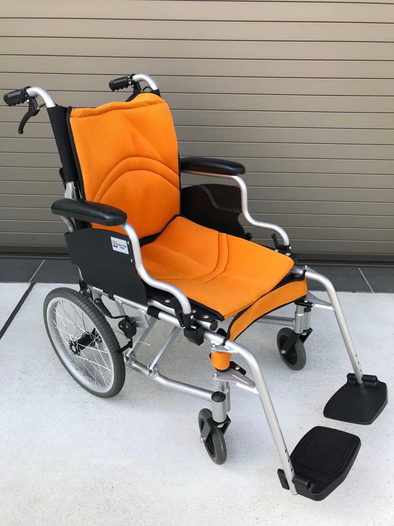 車椅子　ケアテックジャパン　折りたたみ