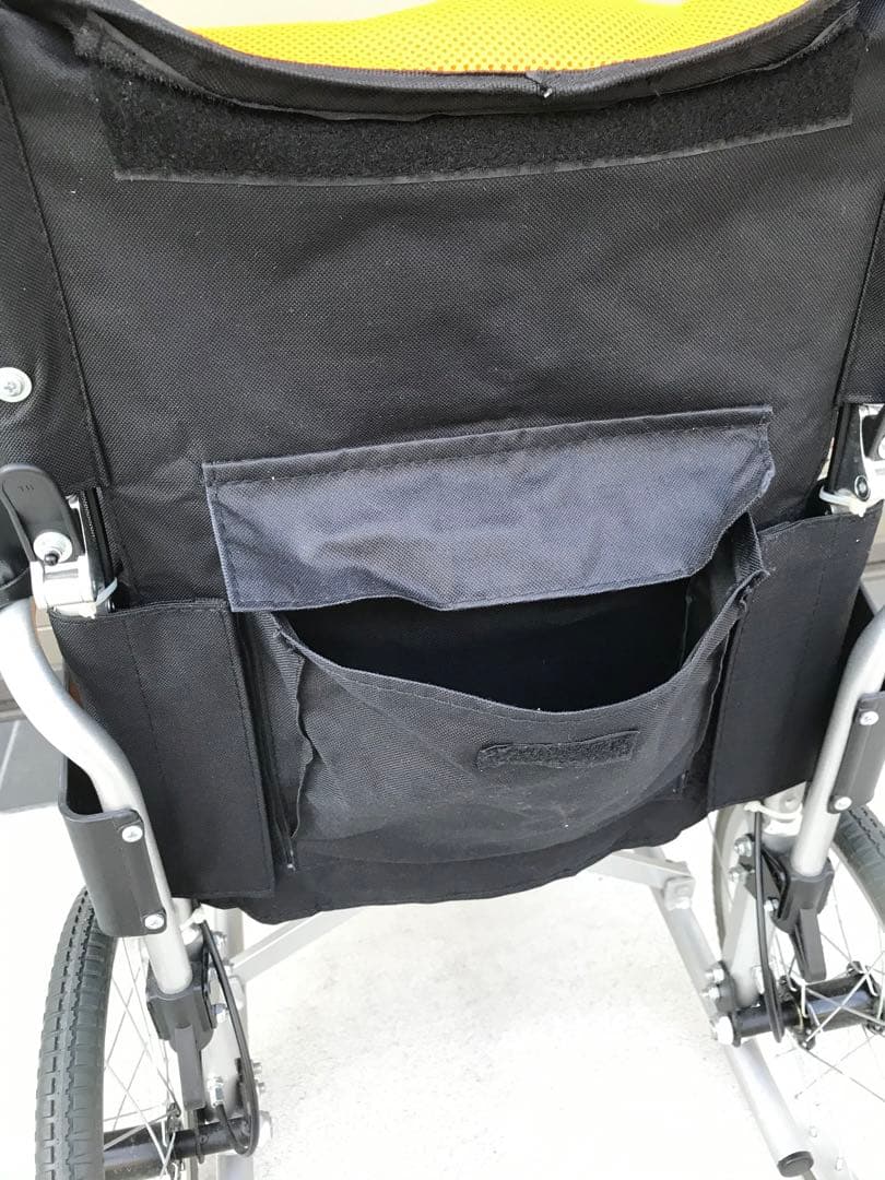 車椅子　ケアテックジャパン　折りたたみ
