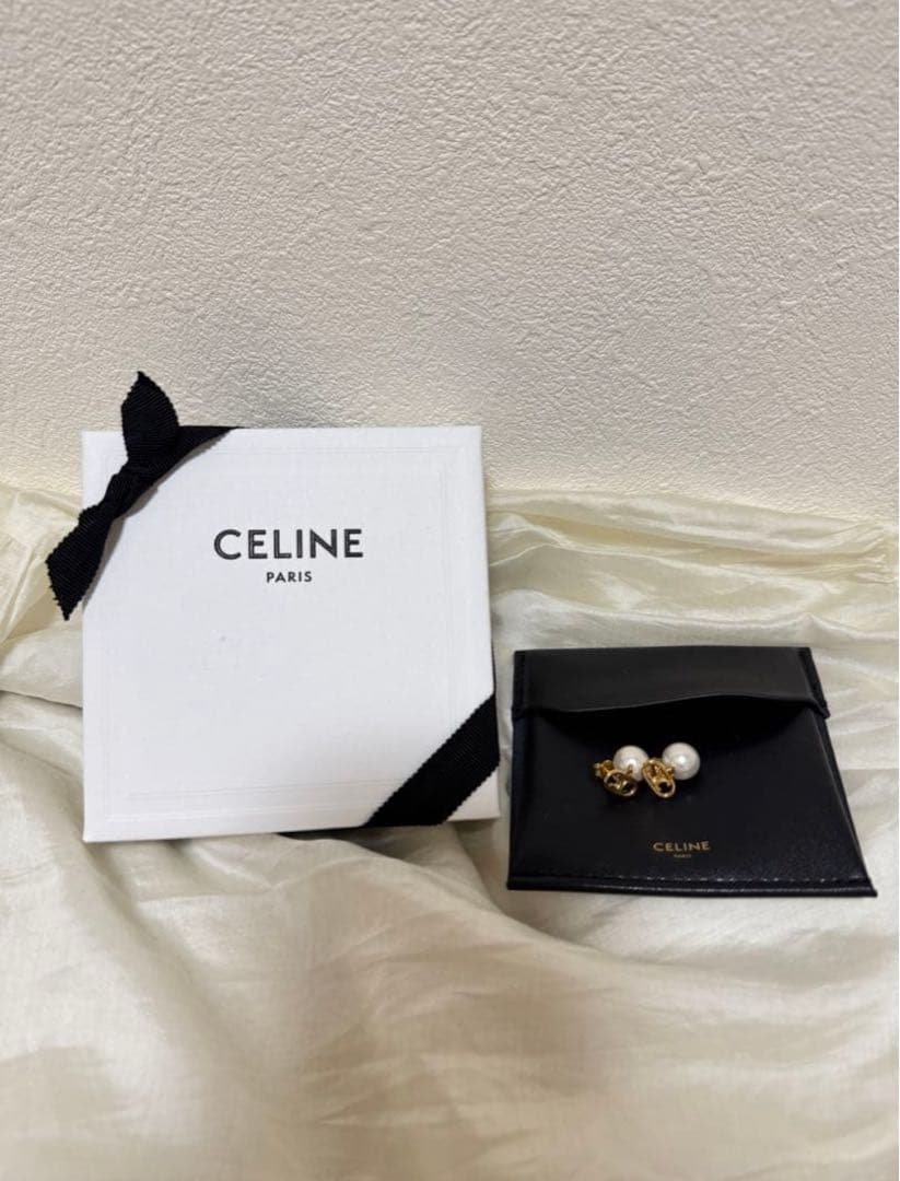 c*l様 CELINEセリーヌ マイヨントリオンフ パールイヤリング ピアスゴー ☆Celine☆マイヨン トリオンフ パールイヤリング (CELINE/ピアス