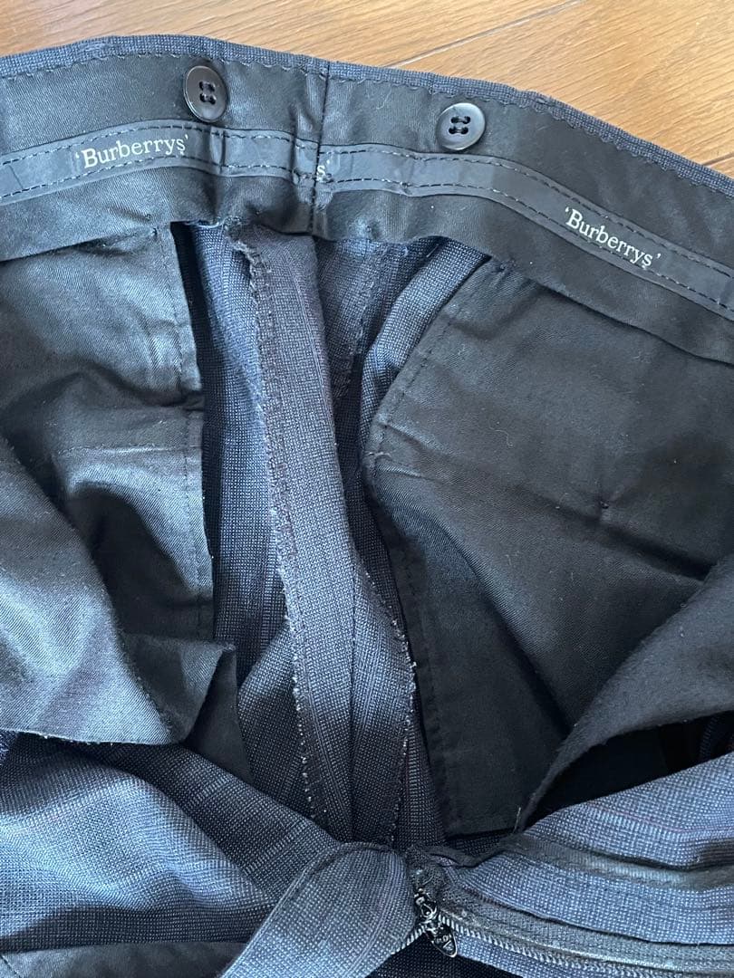 《週末セール》バーバリー スーツ ネイビー ストライプ 入学式 入社式 卒業式