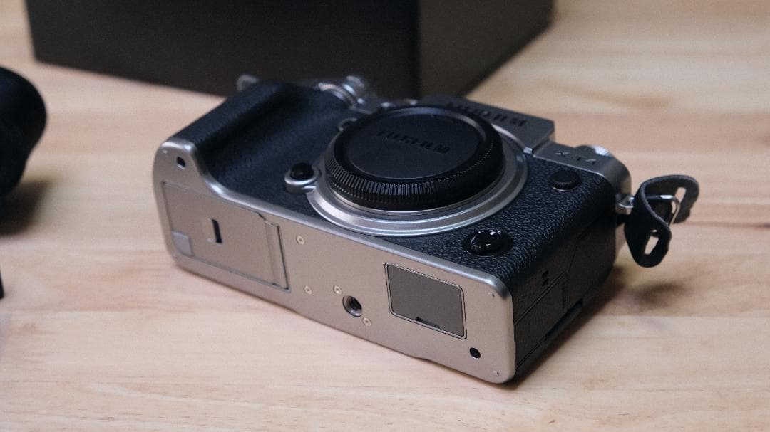 修理点検済】FUJIFILM (フジフイルム) X-T4 ボディ シルバー - メルカリ