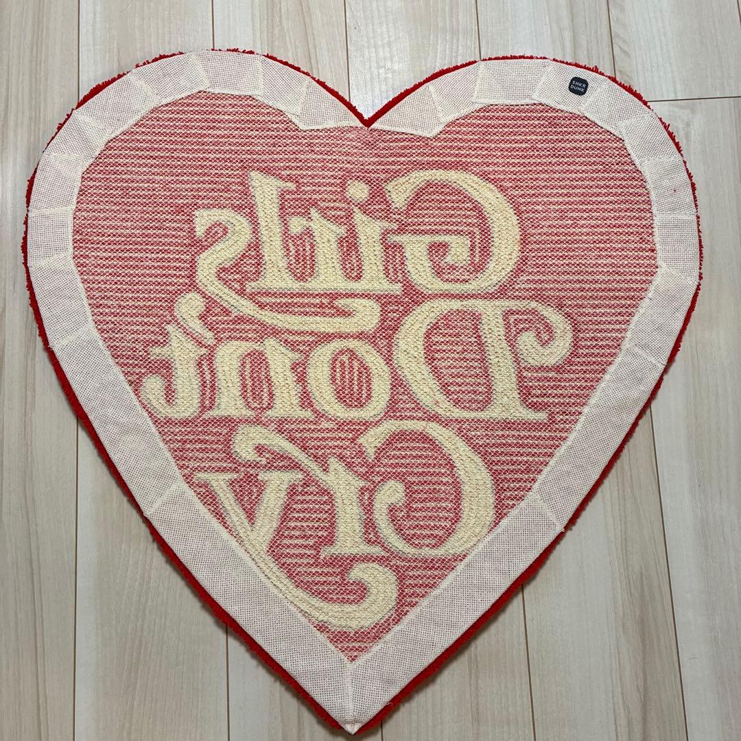 girls don't cry ラグ - メルカリ