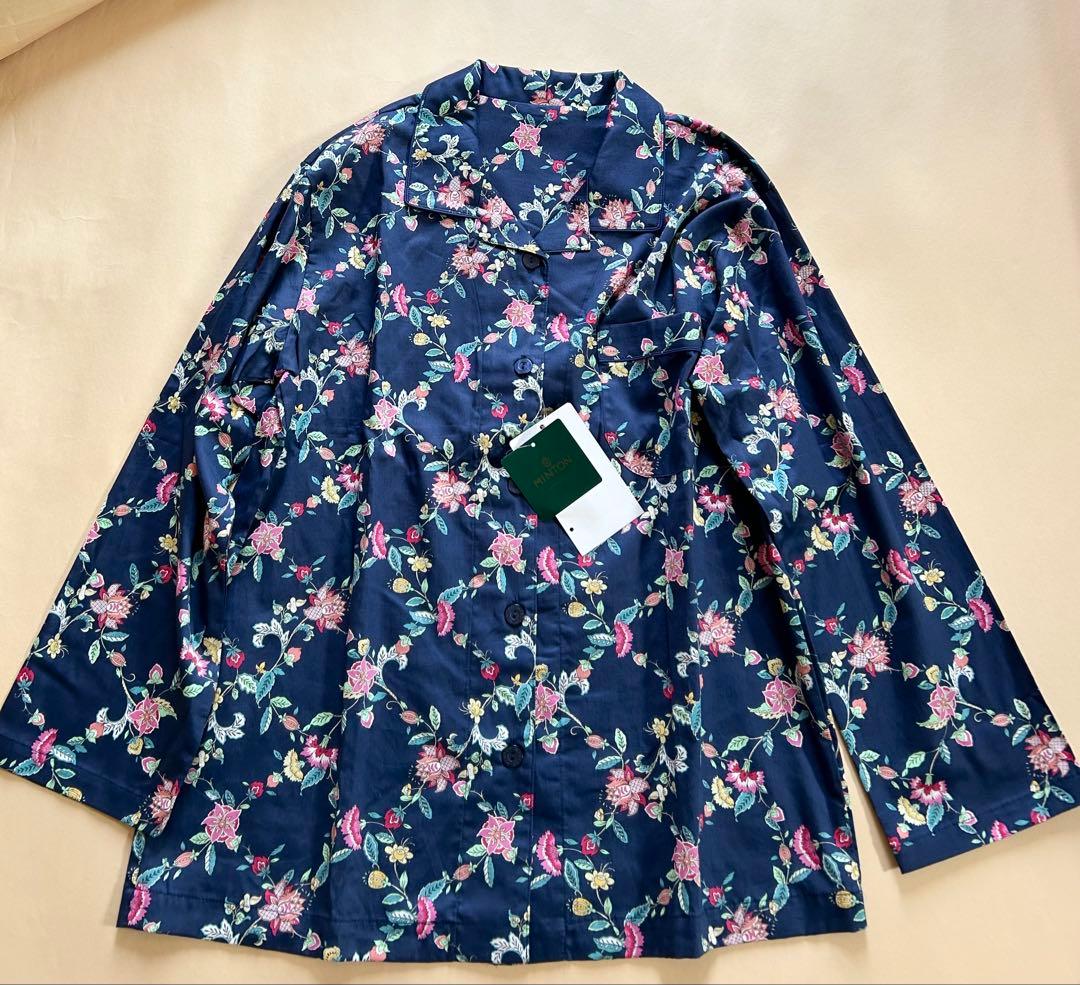 Mサイズワコールミントン☆ハドンホール柄パジャマ 新品タグ付き 襟