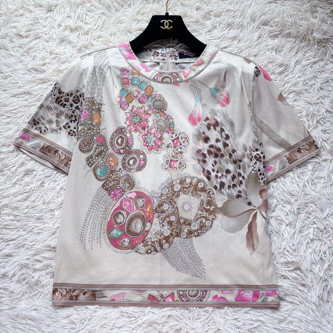 極美品✨レオナール 半袖カットソー トップス シャツ ビジュー 花柄トリム LL 極美品✨レオナール 半袖カットソー トップス シャツ ビジュー 花柄