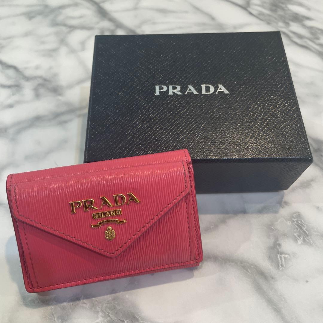 PRADA ピンク 三つ折り財布 PRADA（プラダ） サフィアーノ 三つ折り コンパクト ウォレット 財布