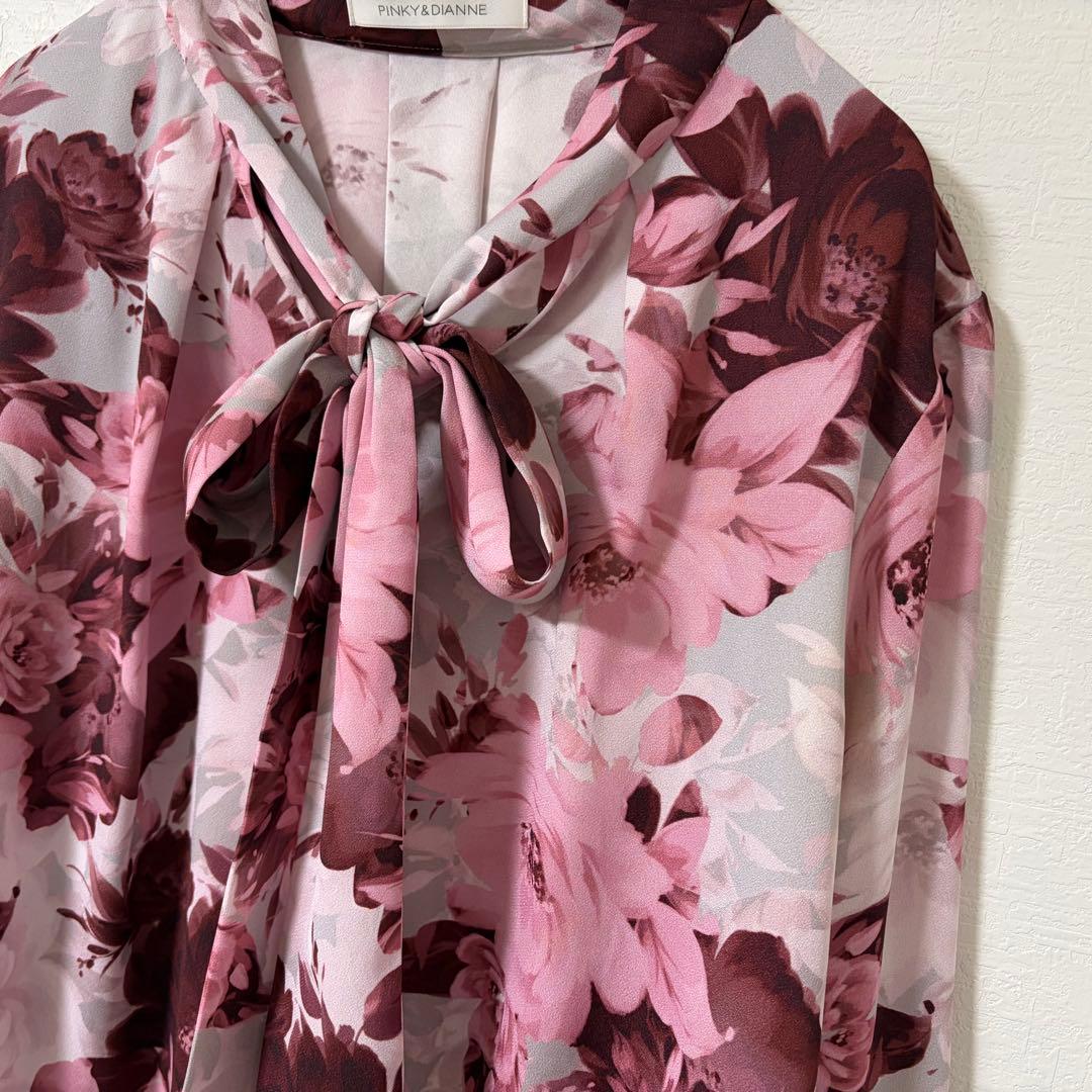 PINKY&DIANNE ピオニープリントボウタイリボンブラウス - メルカリ