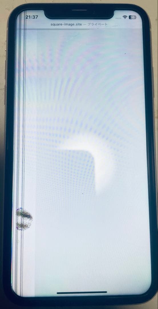 iPhone XR 本体 ジャンク 画面に縦線あり - メルカリ