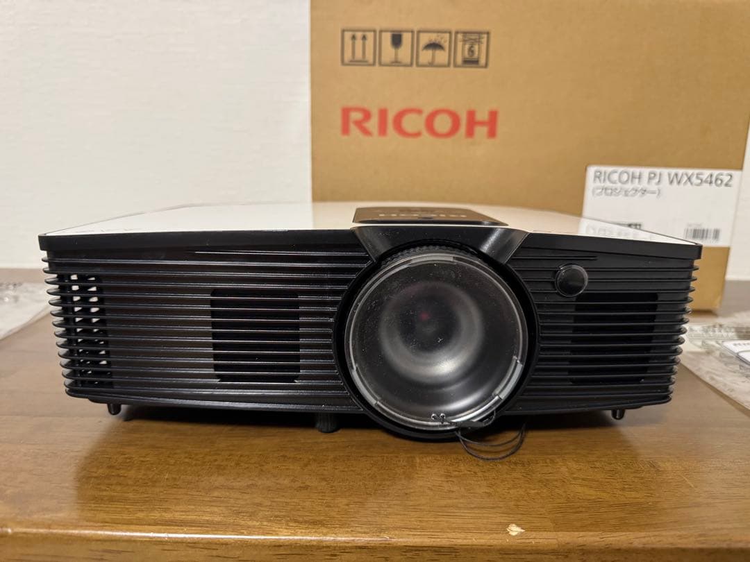 美品*RICOH プロジェクター WX5462 ランプ 3時間 元箱付き - メルカリ