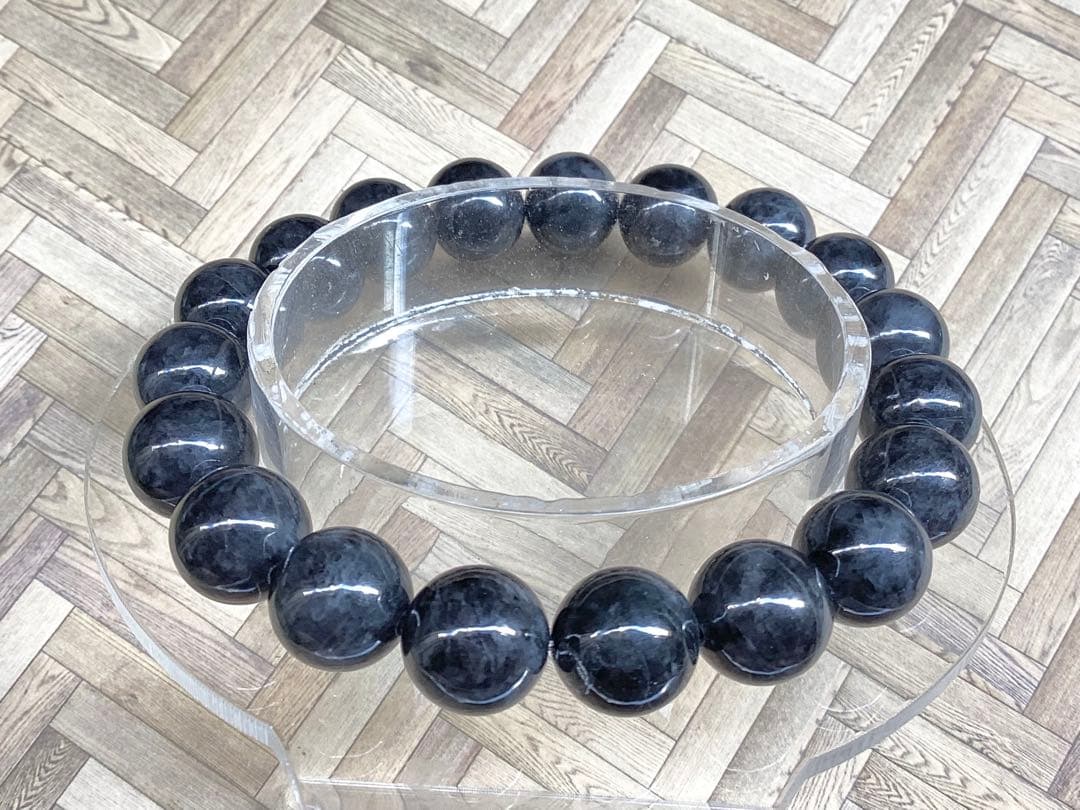 ✳極めて希少色*薄墨色 糸魚川翡翠ブレスレット 極上色 本物を御守りに