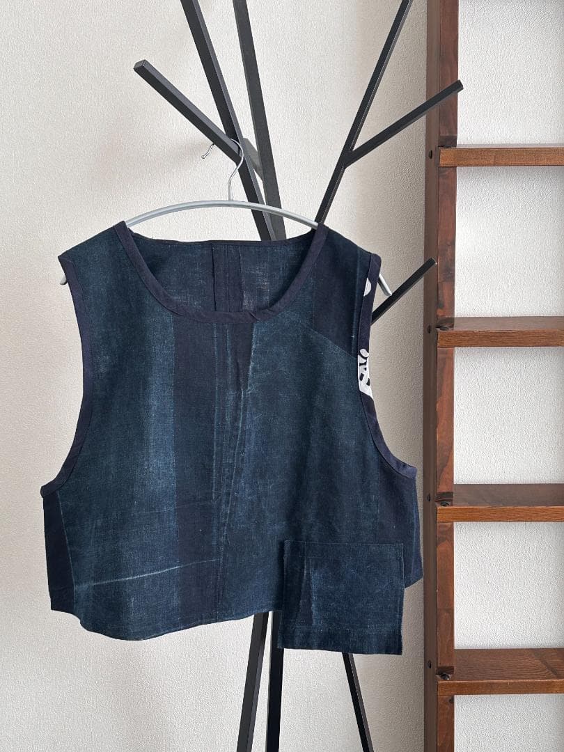 一点物】藍染 古布 リメイク ベスト 暖簾 アシンメトリー ハンドメイド