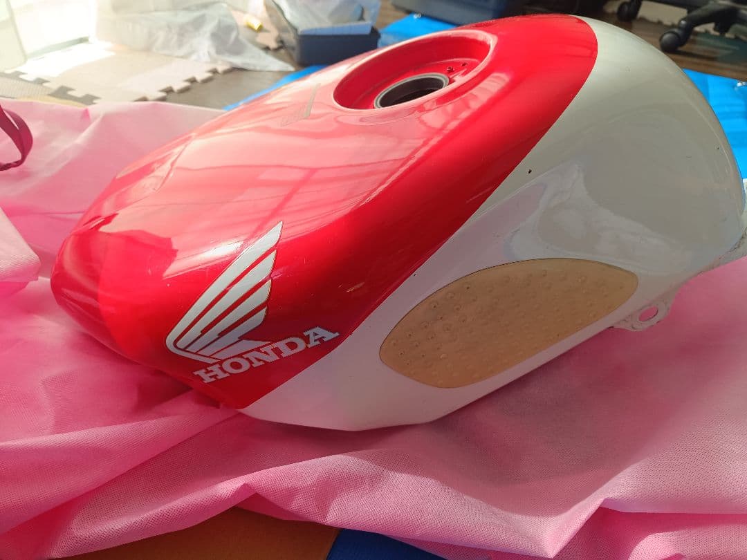 MC21 フューエルタンク　ガソリン ホンダ　 NSR250 赤白　内部はキレイ 状態良し ガソリンタンク 燃料タンク NSR250RSE 91年 MC21 NSR250R