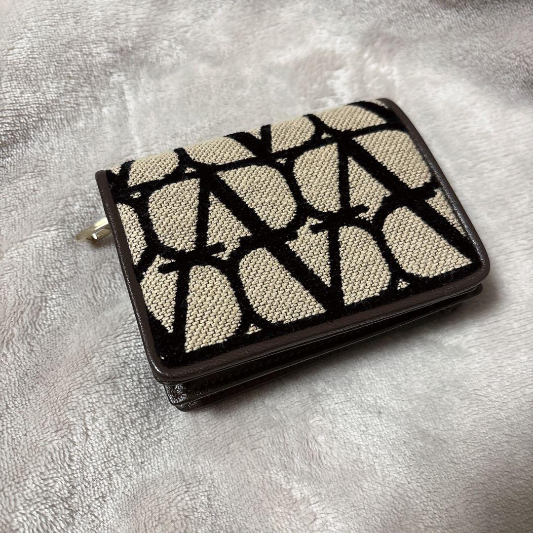 valentino イコノグラフ　二つ折り財布　ヴァレンティノ 新品・未使用品）ヴァレンティノ ガラヴァーニ Valentino Garavani
