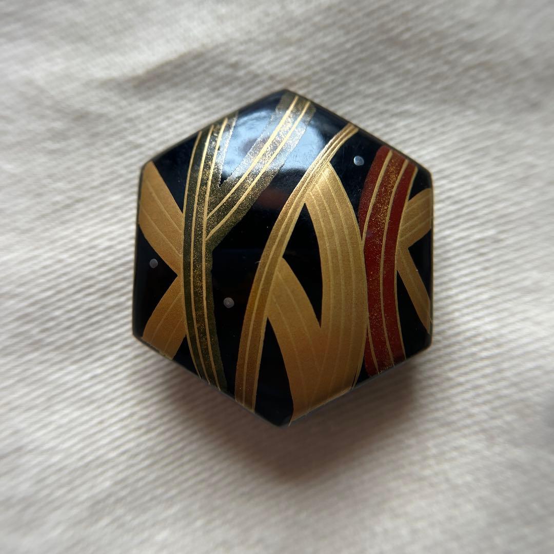 月山作ブローチ 輪島塗 金蒔絵 作家物 - メルカリ