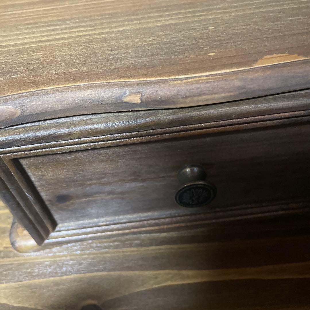 サリュ Baroque -makeup room-アンティークデスク