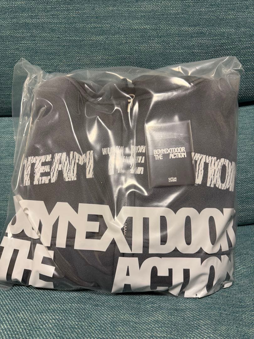 BOYNEXTDOOR theaction パーカー 未開封 トレカ付 - メルカリ