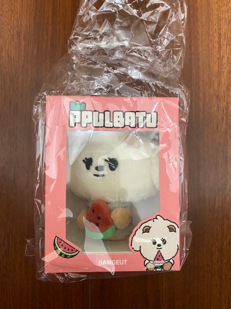 txt プルバトゥ 日本限定 スイカ ぬいぐるみ キーリング ボムギュ