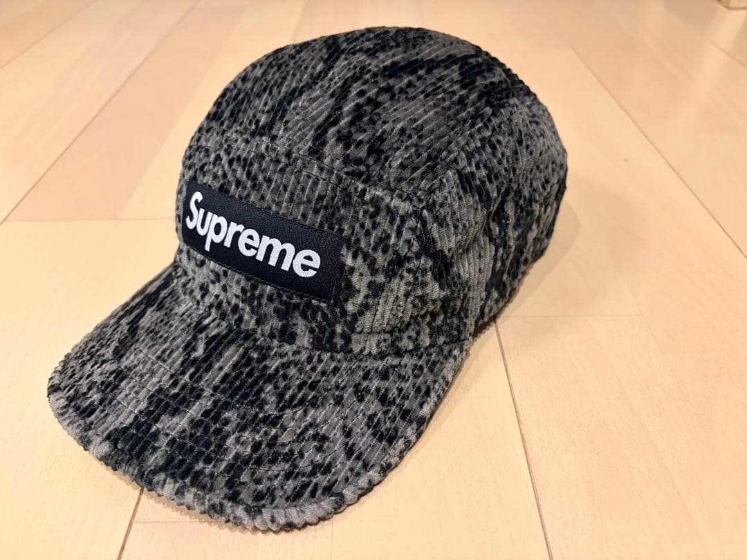 Supreme スネークパターン キャップ - メルカリ