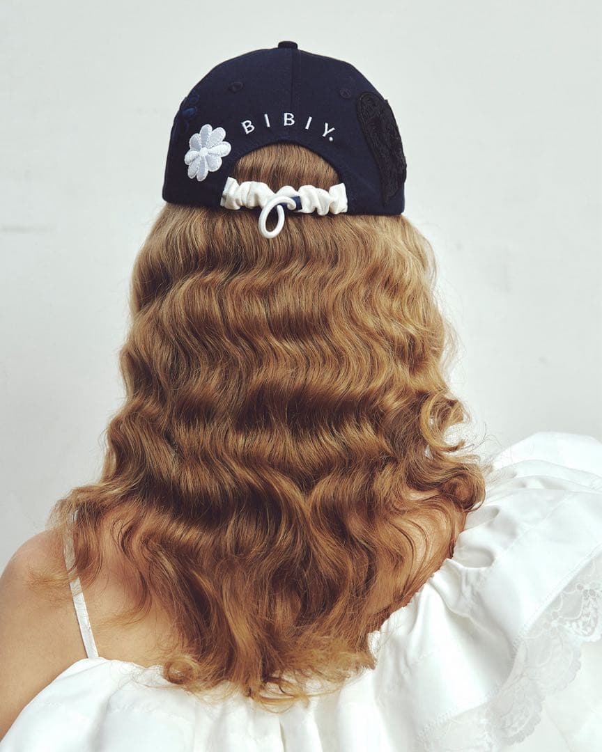 完売品】Bibiy B. CLUB CAP ネイビー フラワー刺繍 キャップ - メルカリ