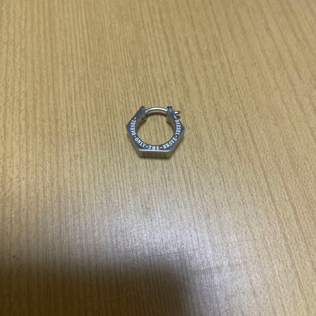 DIESEL 六角形のフープピアス 片耳用 - メルカリ