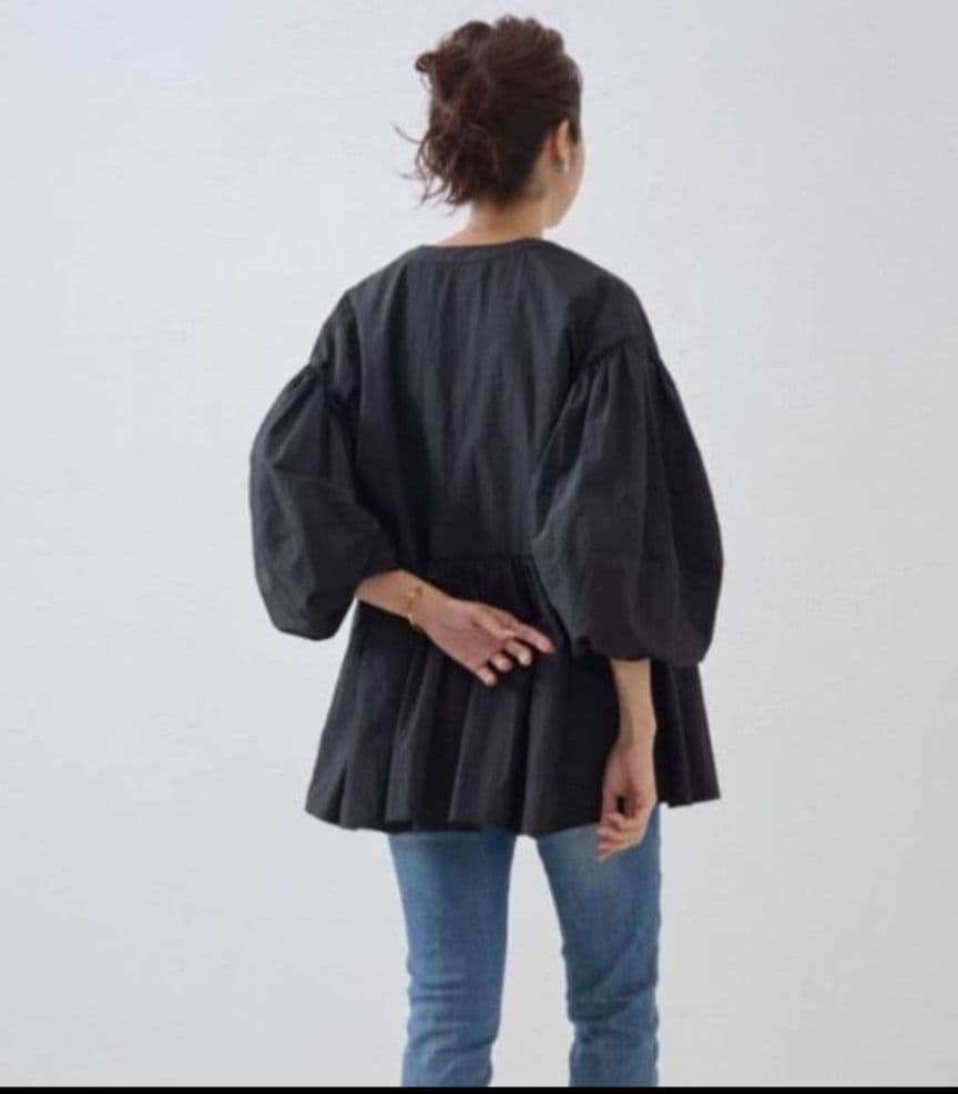 26400円 今季新品 ビアズリー ペプラムジップブルゾン黒 ガリャルダ