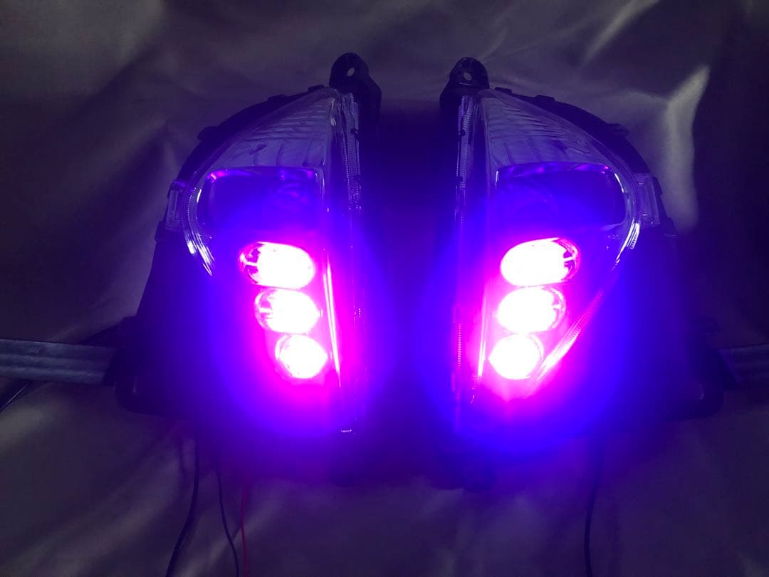 プリウス50 前期 メッキ 3連RGBカラーチェンジ h11バルブ交換式フォグ