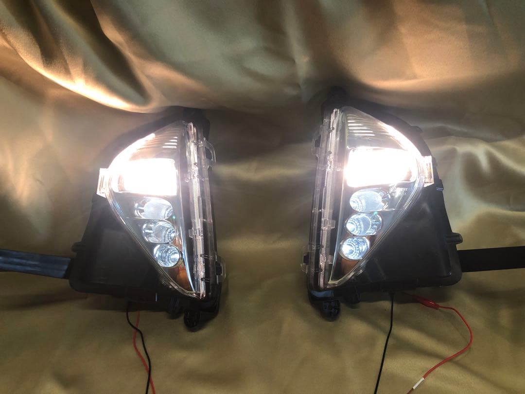 プリウス50 前期 メッキ 3連RGBカラーチェンジ h11バルブ交換式フォグ