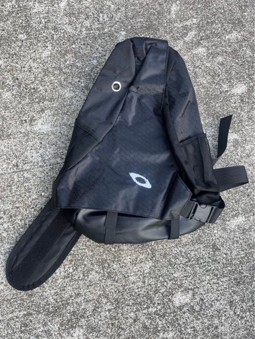 00s oakley スリング バッグ ワンショルダーバッグ オークリー - メルカリ