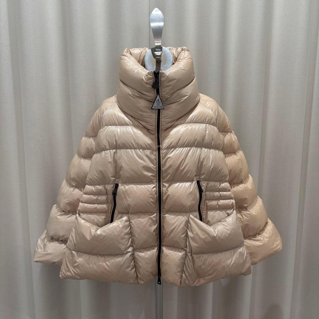 MONCLER ポンチョ ダウンジャケット ケープコート アイボリー O - メルカリ