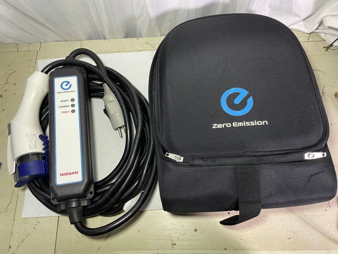 日産　リーフ　充電ケーブル　3NK0E 日産 リーフ 電気自動車 EV車 等 純正 充電ケーブル 29690-3NK0E 200V