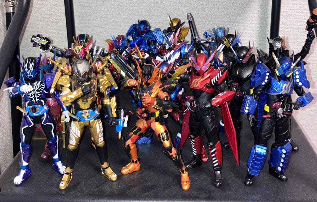 S.H.フィギュアーツ 仮面ライダービルド セット販売 - メルカリ