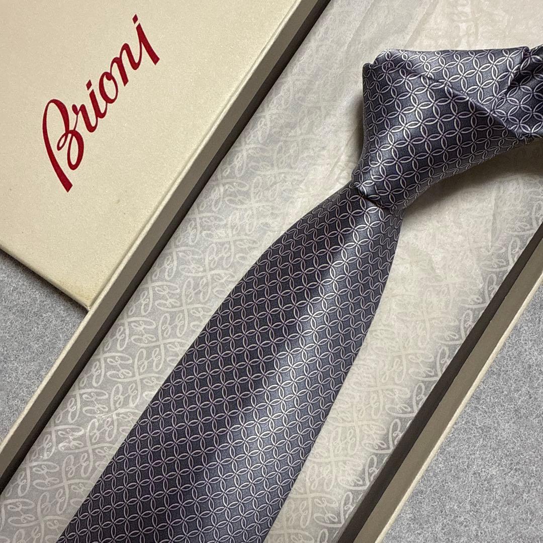 美品 ブリオーニ ネクタイ シルバー 光沢 シルク 派手 結婚式 - メルカリ