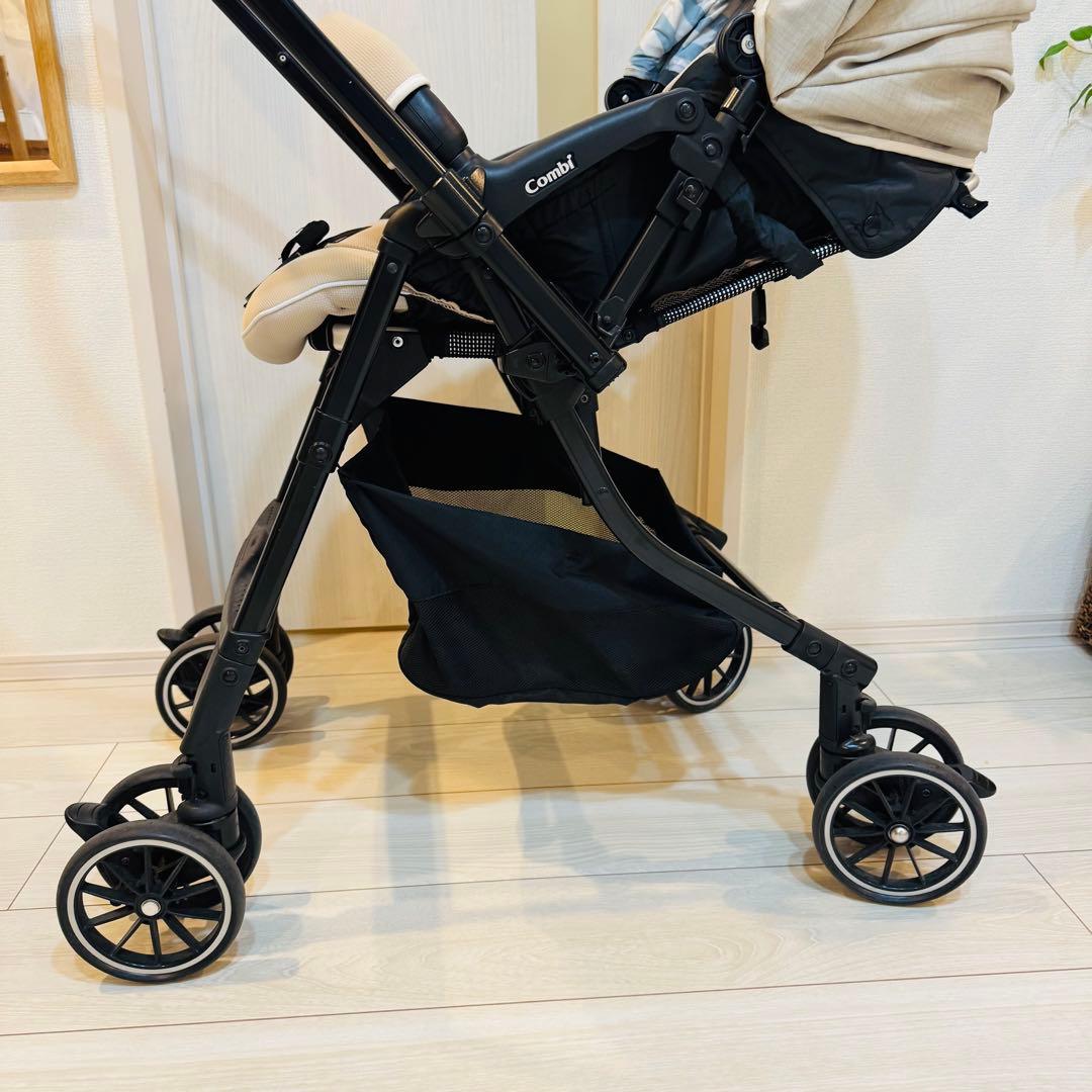 チィ コンビ　メチャカルハンディ　オート4キャス　ベビーカー ベージュ