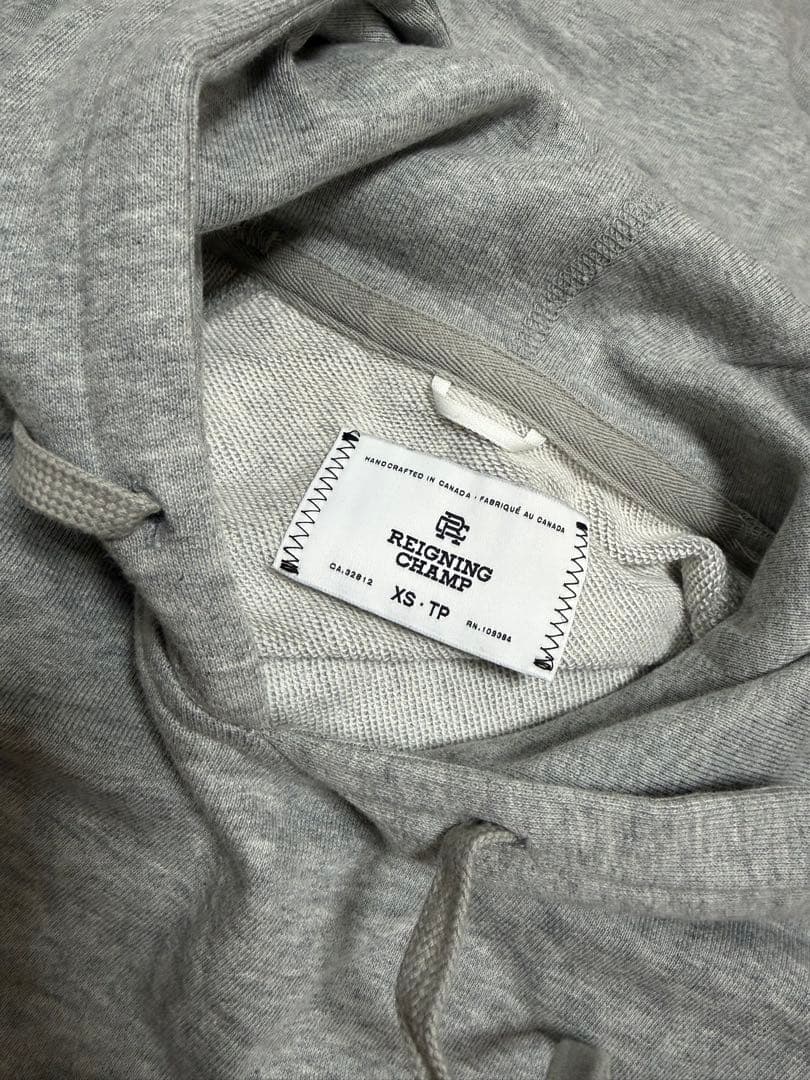 未使用美品 REIGNING CHAMP グレー パーカー XS - メルカリ