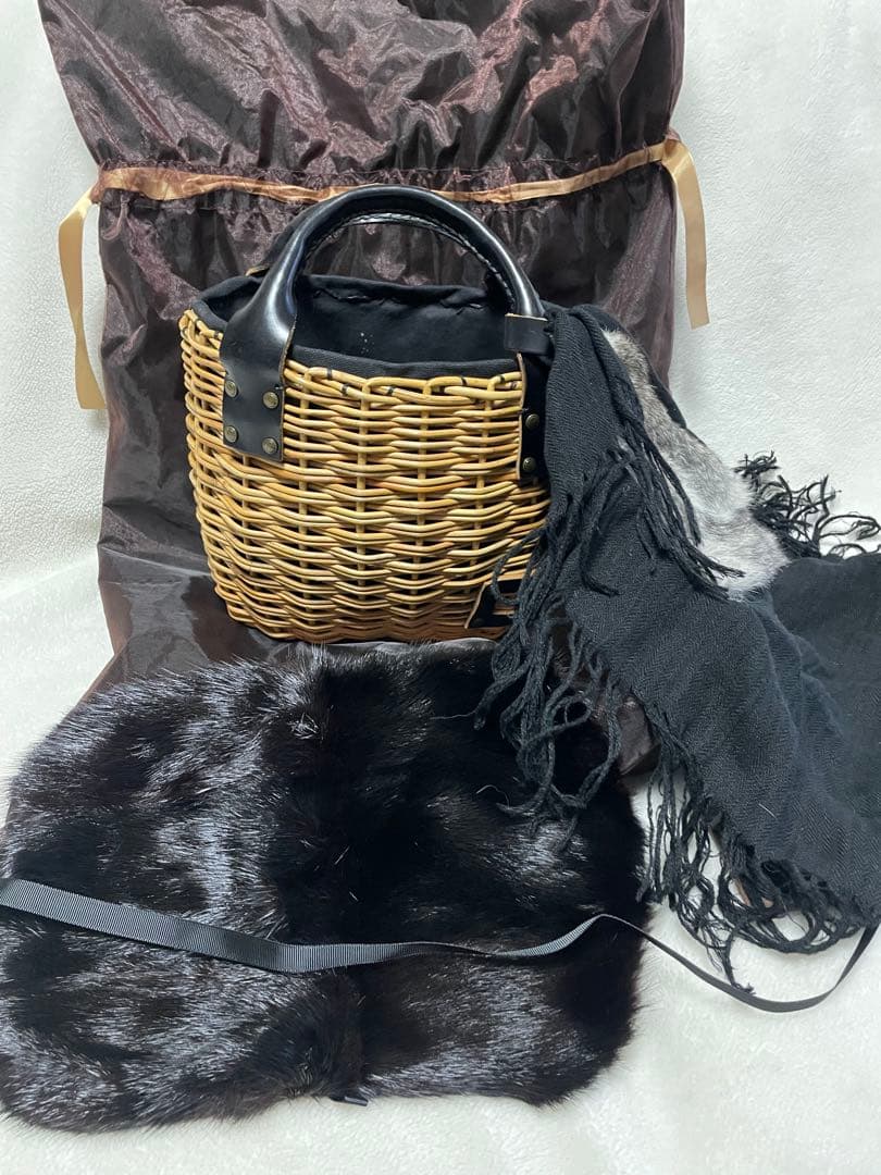 エバゴス カゴバッグ 被せファー付き - メルカリ