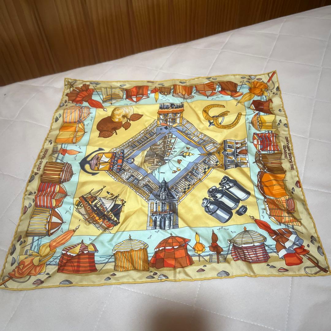 エルメスシルクスカーフ　プチカレ