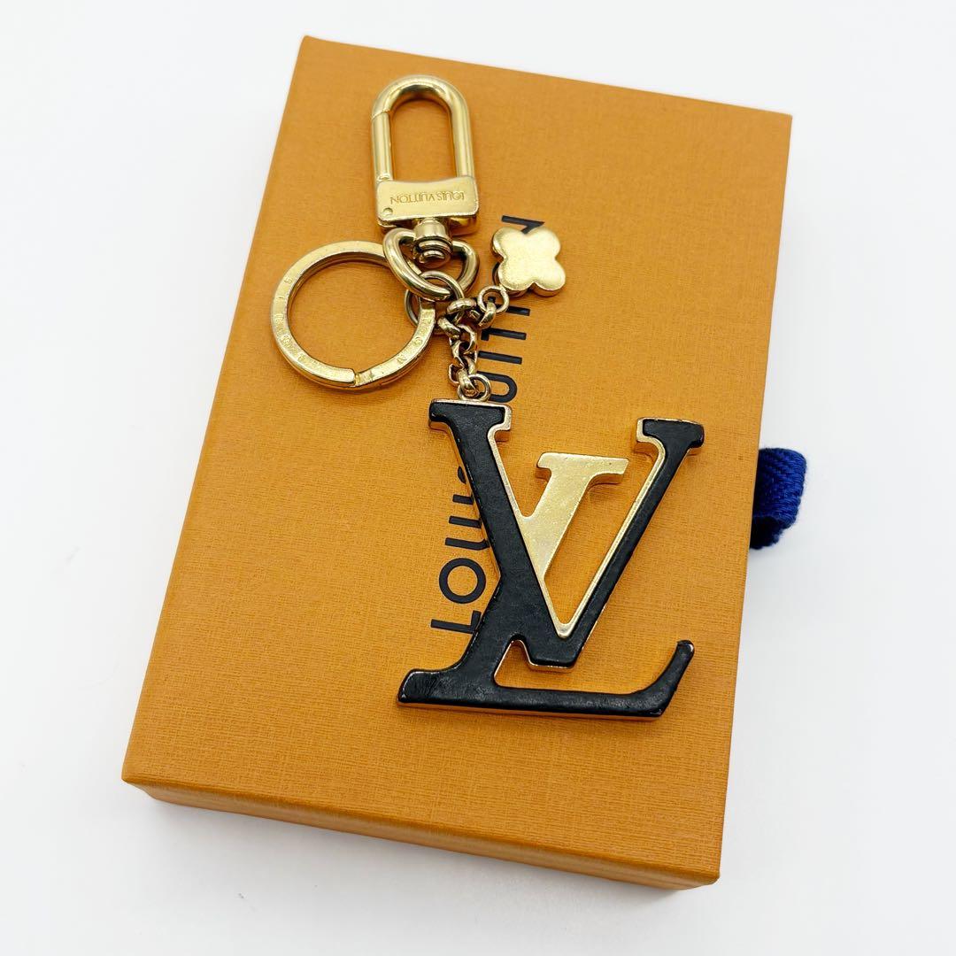 LOUIS VUITTON ルイヴィトン　ポルトクレ　カプシーヌ　キーリング LOUIS VUITTON（ルイ・ヴィトン） ポルトクレ・LV カプシーヌストラス