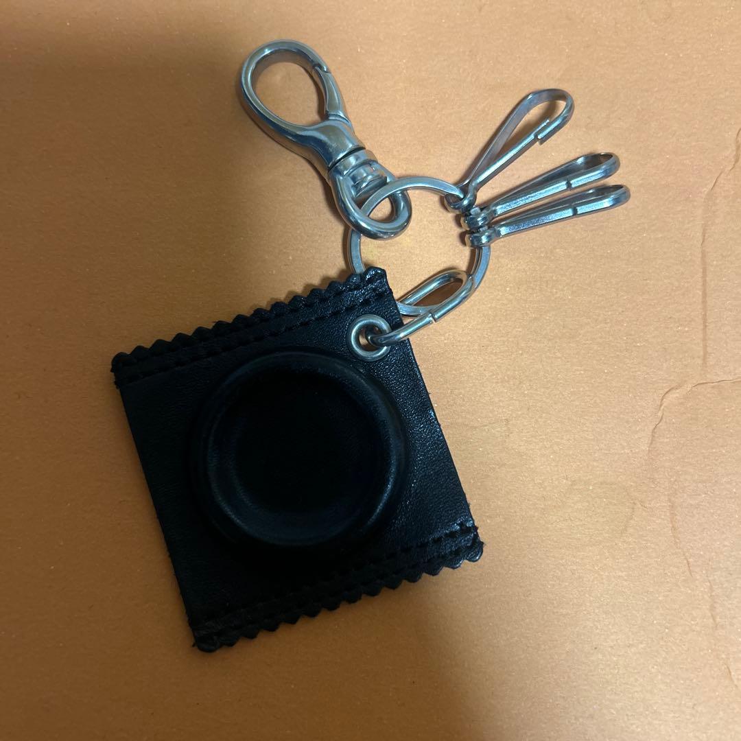 SKIN tokyoコンドームキーホルダーキーリング 牛革 skin tokyo コンドーム キーホルダー スキン トーキョーの通販 by