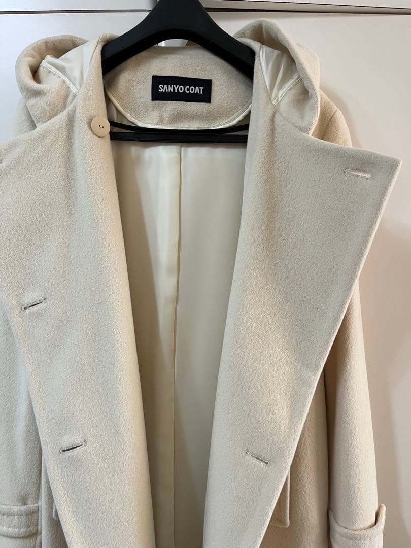 SANYO アイボリー ダブルブレストコート