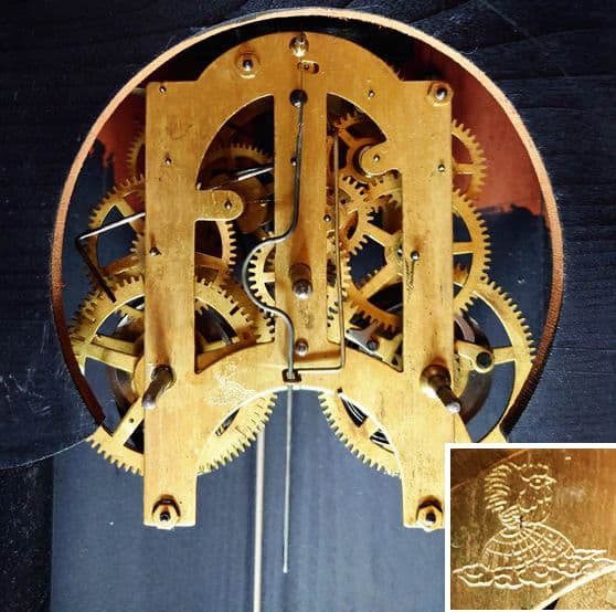 完動・美品〉佐藤時計地球鶏印 黒漆塗り箱型ゼンマイ振り子時計 - メルカリ