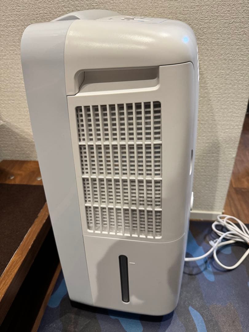 SHARP 冷風　衣類乾燥除湿機　CM-R100-W