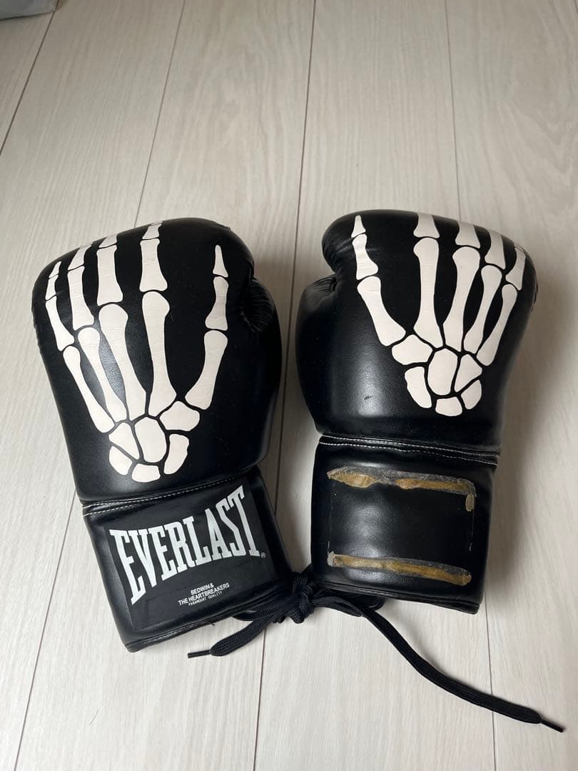 EVERLAST スケルトンデザイン ボクシンググローブ　紐　スカル 楽天市場】EVERLAST POWERLOCK公式試合用ボクシンググローブ8オンス