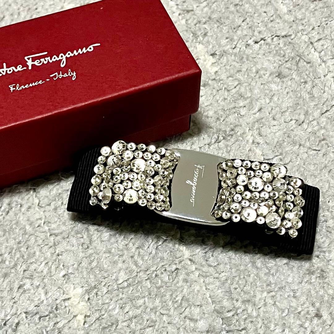 フェラガモ［バレッタ］ヴァラ　ラインストーン　ヘアバンド　ブラック　箱付き FERRAGAMO（フェラガモ） バレッタ ヘアアクセサリー ヴァラ ボウ